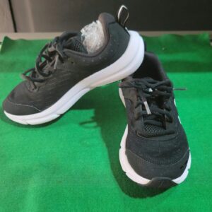 TENIS UNDER ARMOUR CHARGED ASSERT 10 COMO NUEVO