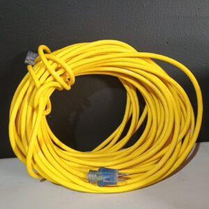 Extensión eléctrica AMERICANA de uso extra rudo 100 PIES  Calibre 12 AWG, soporta 125 voltios 80°C SEGUNDA (DARW)